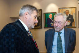 umk_3458.jpg-wręczenie, medal świętego Krzysztofa, Krzysztofory, Niezabitowski, Majchrowski