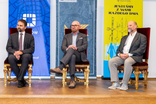 umk_3508.jpg-wręczenie, medal świętego Krzysztofa, Krzysztofory, Niezabitowski, Majchrowski