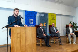 umk_3525.jpg-wręczenie, medal świętego Krzysztofa, Krzysztofory, Niezabitowski, Majchrowski