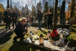 fr_20221027_0758-1.jpg-„Krakowski Znicz Pamięci” w Alei Zasłużonych na cmentarzu Rakowickim