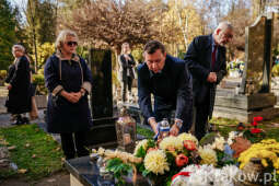 fr_20221027_0807-1.jpg-„Krakowski Znicz Pamięci” w Alei Zasłużonych na cmentarzu Rakowickim