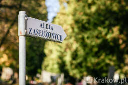 fr_20221027_0890.jpg-„Krakowski Znicz Pamięci” w Alei Zasłużonych na cmentarzu Rakowickim