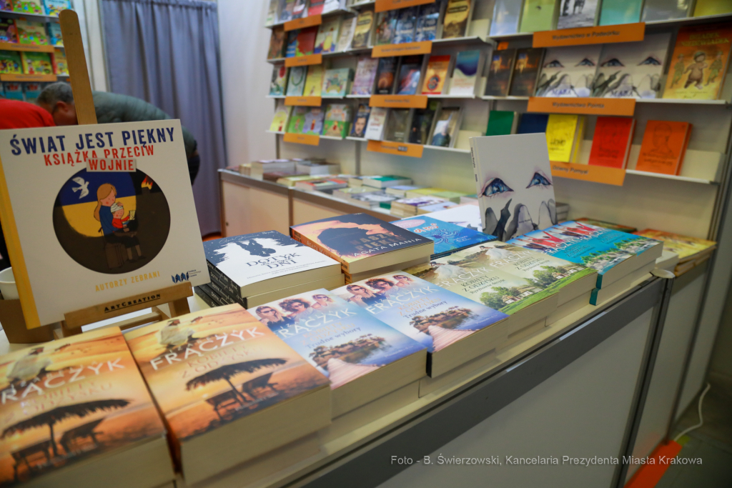 bs_221027_0090.jpg-Targi Książki, Majchrowski  Autor: B. Świerzowski