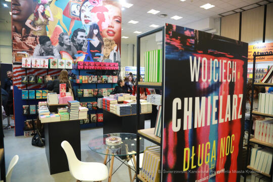 bs_221027_0106.jpg-Targi Książki, Majchrowski