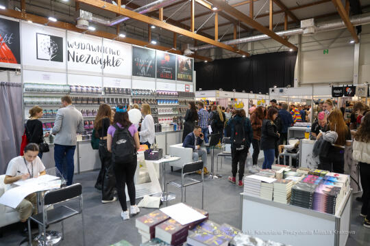 bs_221027_1184.jpg-Targi Książki, Majchrowski