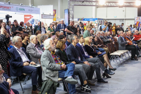 bs_221027_1345.jpg-Targi Książki, Majchrowski