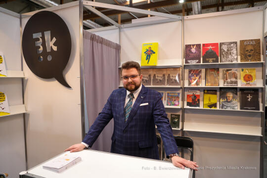 bs_221027_1366.jpg-Targi Książki, Majchrowski