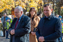 umk_3852.jpg-Rakowicki, cmentarz, zapalenie, znicze, Kraków, pamięta, 2022, zniczy