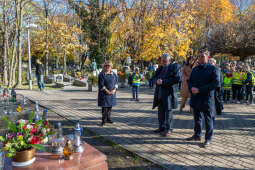 umk_3863.jpg-Rakowicki, cmentarz, zapalenie, znicze, Kraków, pamięta, 2022, zniczy