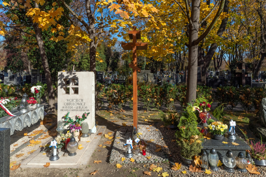 umk_4019.jpg-Rakowicki, cmentarz, zapalenie, znicze, Kraków, pamięta, 2022, zniczy  Autor: P. Wojnarowski