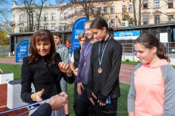 umk_4108.jpg-bieg, Stawarz, Stawarza, Korfel-Jasińska, Drewnicki, wręczenie, szabla