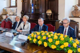 umk_4265.jpg-UJ, intencyjny, podpisanie, Kopernik, UJ, Muzyk, rektorzy, list, 2022, Collegium Maius