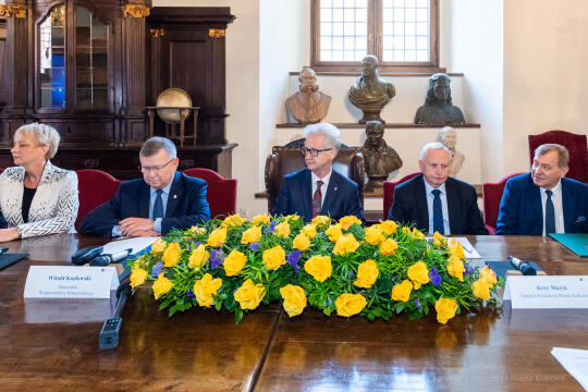 umk_4266.jpg-UJ, intencyjny, podpisanie, Kopernik, UJ, Muzyk, rektorzy, list, 2022, Collegium Maius