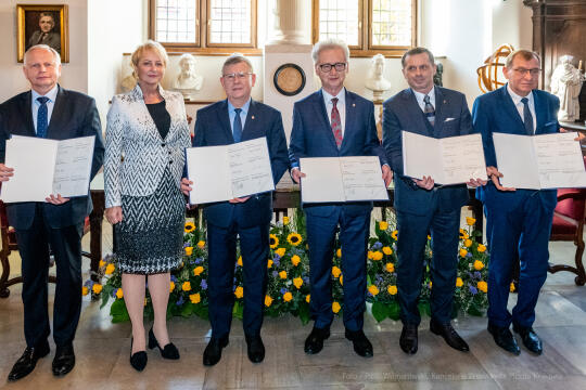 umk_4334.jpg-UJ, intencyjny, podpisanie, Kopernik, UJ, Muzyk, rektorzy, list, 2022, Collegium Maius