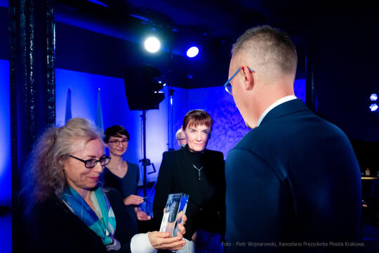 umk_4995.jpg-Hoover, Table, Mufo, darczyńcy, wręczenie, Korfel-Jasińska