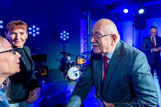 umk_4999.jpg-Hoover, Table, Mufo, darczyńcy, wręczenie, Korfel-Jasińska