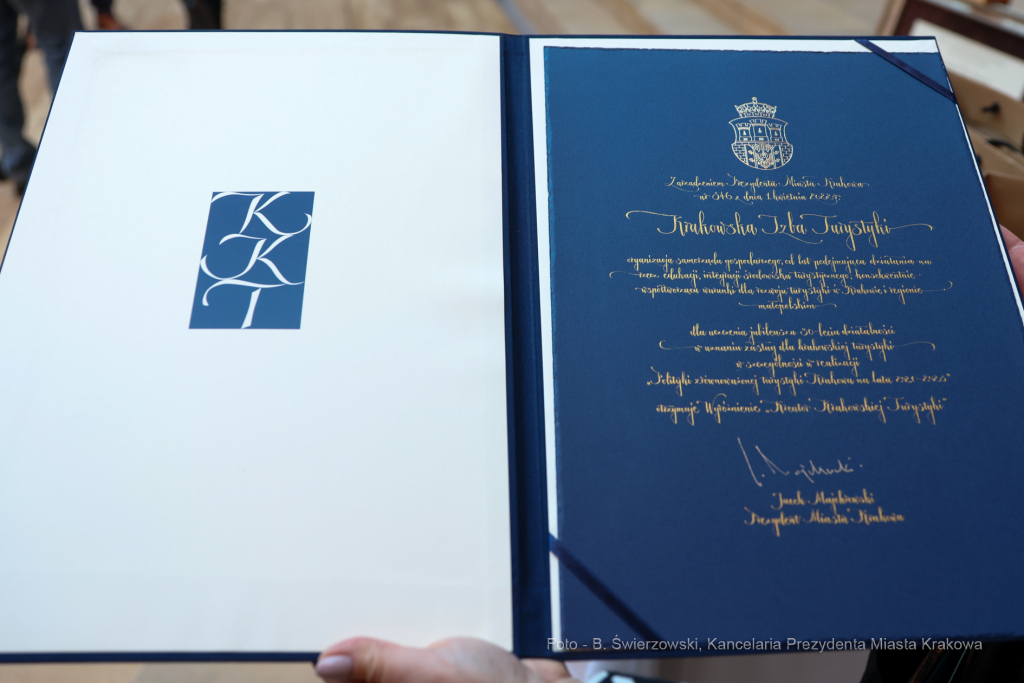 bs_221107_3658.jpg-KIT, Izba Turystyki, Majchrowski  Autor: B. Świerzowski