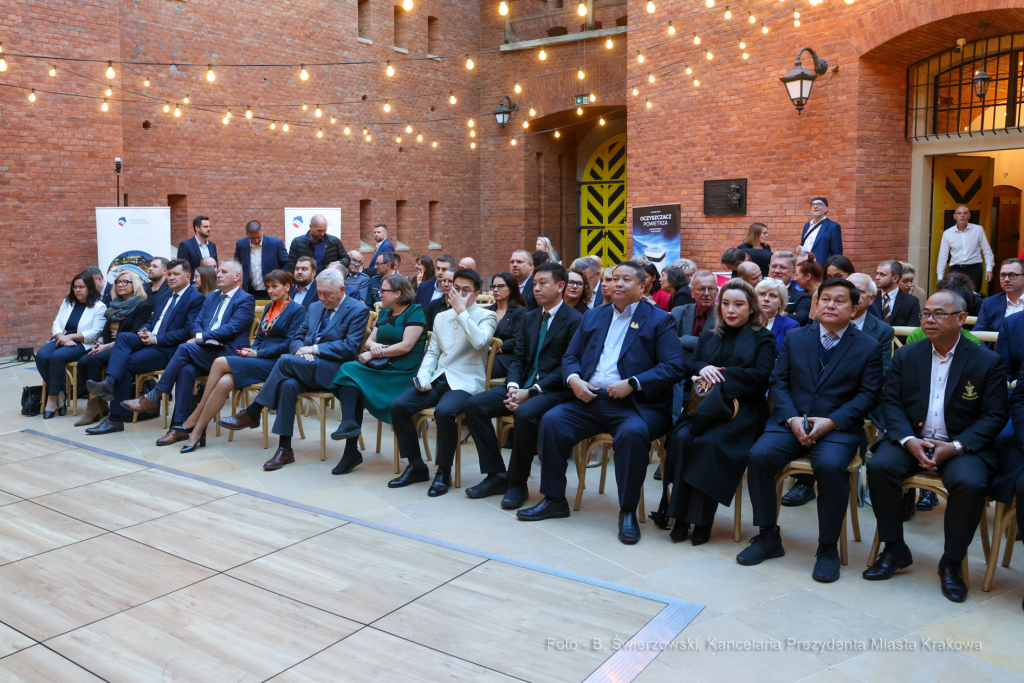 bs_221107_3737.jpg-KIT, Izba Turystyki, Majchrowski  Autor: B. Świerzowski