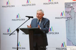 bs_221107_3914.jpg-KIT, Izba Turystyki, Majchrowski