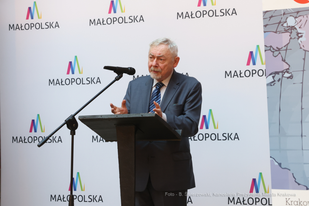 bs_221107_3914.jpg-KIT, Izba Turystyki, Majchrowski  Autor: B. Świerzowski