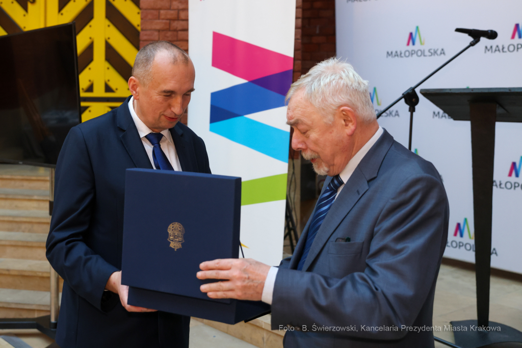 bs_221107_3950.jpg-KIT, Izba Turystyki, Majchrowski  Autor: B. Świerzowski