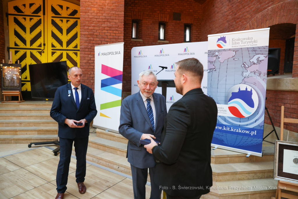 bs_221107_3988.jpg-KIT, Izba Turystyki, Majchrowski  Autor: B. Świerzowski