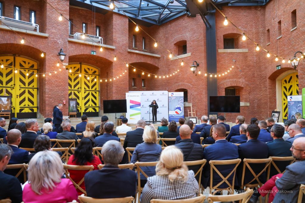 bs_221107_4006.jpg-KIT, Izba Turystyki, Majchrowski  Autor: B. Świerzowski