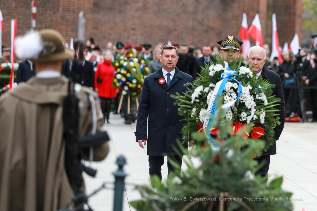 bs_221111_2191.jpg-11 listopada, Kośmider, Plac Matejki  Autor: B. Świerzowski