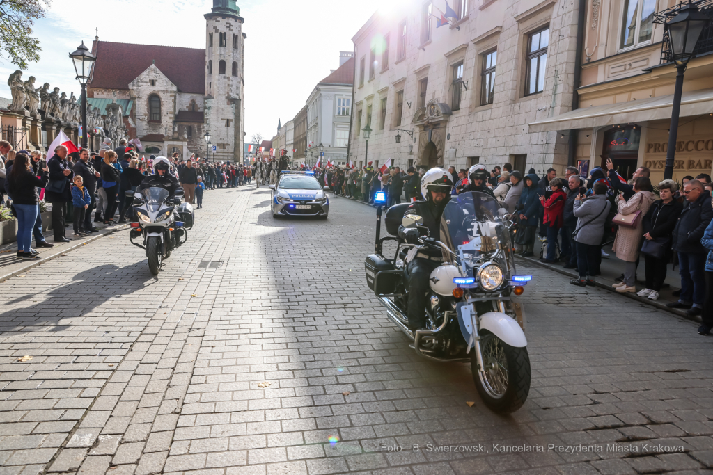 bs_221111_4786.jpg-11 listopada, Kośmider, Plac Matejki  Autor: B. Świerzowski