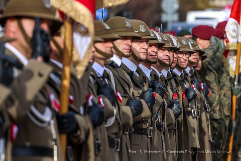 bs_221111_4915.jpg-11 listopada, Kośmider, Plac Matejki  Autor: B. Świerzowski