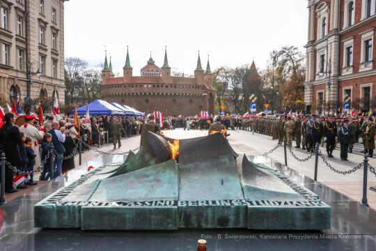 bs_221111_4953.jpg-11 listopada, Kośmider, Plac Matejki