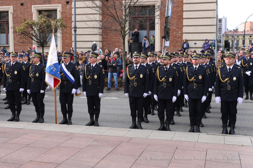 bs_221111_4992.jpg-11 listopada, Kośmider, Plac Matejki  Autor: B. Świerzowski