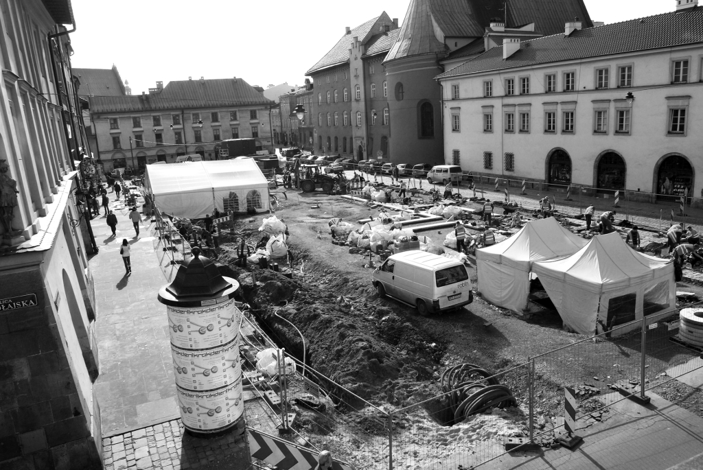 krk_04.jpg-Kraków, 20 lat, zmian, zmiany, czaro-białe, kolorowe, postęp, stare, nowe  Autor: P. Wojnarowski