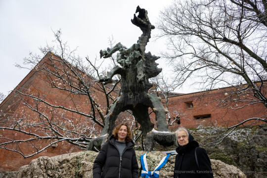 Chromy, smok, Wawel, tablica, odsłonięcie, Majchrowski, 2022, bracia kurkowi, żona, córka, wawel
