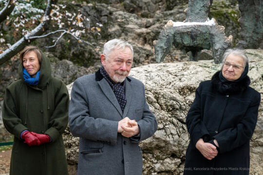 Chromy, smok, Wawel, tablica, odsłonięcie, Majchrowski, 2022, bracia kurkowi, żona, córka, wawel