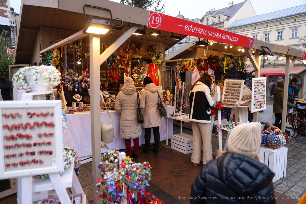 bs-221126-img_7002.jpg-Targi, Święta, Kośmider  Autor: B. Świerzowski