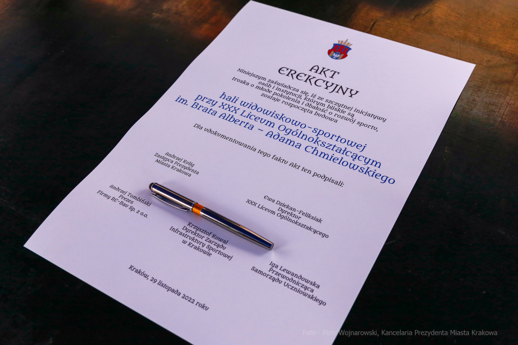 _mg_5975.jpg-akt, erekcyjny, budowa, XXX LO, liceum, wmurowanie, Kulig, 2022, listopad  Autor: P. Wojnarowski