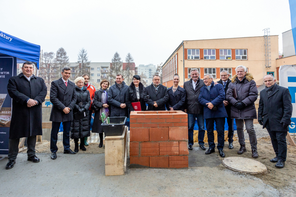 _mg_6141.jpg-akt, erekcyjny, budowa, XXX LO, liceum, wmurowanie, Kulig, 2022, listopad  Autor: P. Wojnarowski