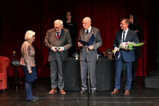 Krakowa 2021 mecenas, Krakowa, nagroda, miasta, Majchrowski, kultury, 2022, listopad, statuetki