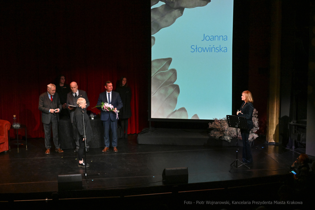 Krakowa 2021 mecenas, Krakowa, nagroda, miasta, Majchrowski, kultury, 2022, listopad, statuetki  Autor: P. Wojnarowski