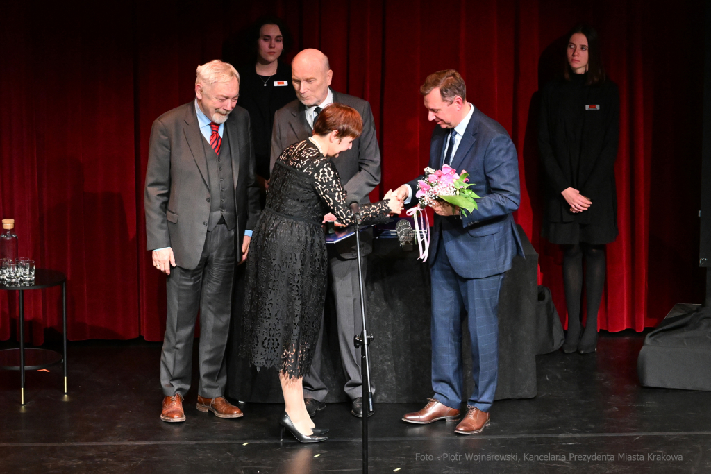 Krakowa 2021 mecenas, Krakowa, nagroda, miasta, Majchrowski, kultury, 2022, listopad, statuetki  Autor: P. Wojnarowski
