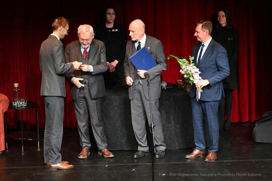 Krakowa 2021 mecenas, Krakowa, nagroda, miasta, Majchrowski, kultury, 2022, listopad, statuetki