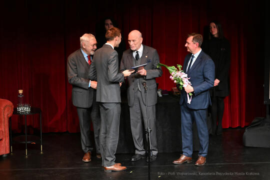 Krakowa 2021 mecenas, Krakowa, nagroda, miasta, Majchrowski, kultury, 2022, listopad, statuetki