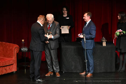 Krakowa 2021 mecenas, Krakowa, nagroda, miasta, Majchrowski, kultury, 2022, listopad, statuetki