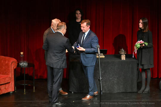 Krakowa 2021 mecenas, Krakowa, nagroda, miasta, Majchrowski, kultury, 2022, listopad, statuetki