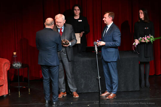 Krakowa 2021 mecenas, Krakowa, nagroda, miasta, Majchrowski, kultury, 2022, listopad, statuetki