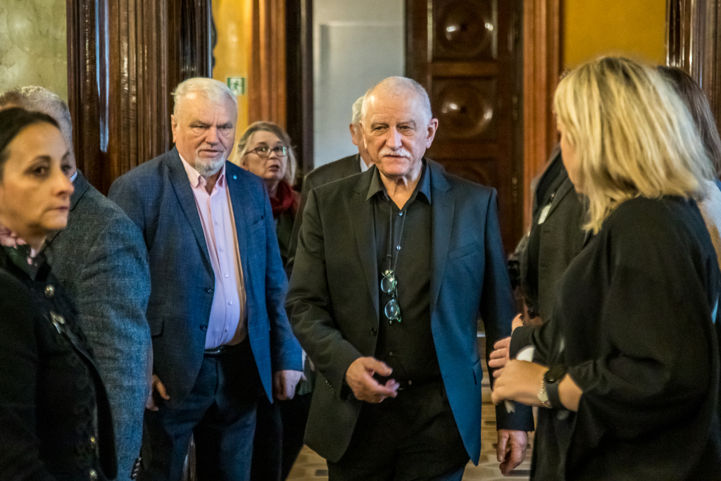 jg_krpl_20221202_6195.jpg-Medal, Jasiński, Majchrowski  Autor: P. Wojnarowski