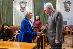 umk_4241.jpg-Maksymowicz, Lidia, obóz, Auschwitz-Birkenau, dziecko, Majchrowski, Honoris Gratia