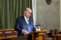 umk_4280.jpg-Maksymowicz, Lidia, obóz, Auschwitz-Birkenau, dziecko, Majchrowski, Honoris Gratia