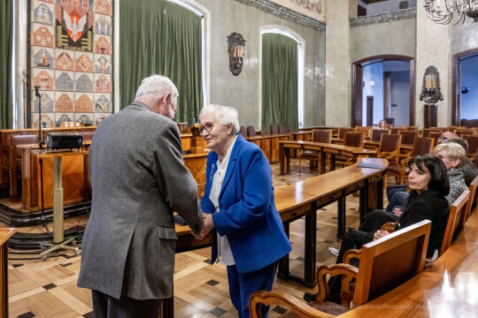 umk_4637.jpg-Maksymowicz, Lidia, obóz, Auschwitz-Birkenau, dziecko, Majchrowski, Honoris Gratia